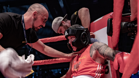 Trainer Thomas Knöbl in Action Trainer Thomas Knöbl in Action