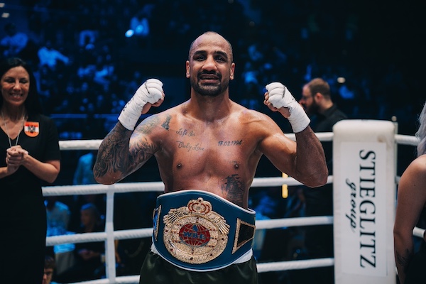 WBF International Champion von Mobin Kahraze WBF International Champion von Mobin Kahraze